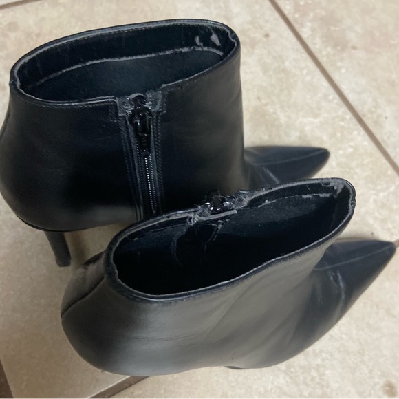 Colin Stuart Womenâs Black Pointed Toe Heeled Booties Vintage - Picture 9 of 15